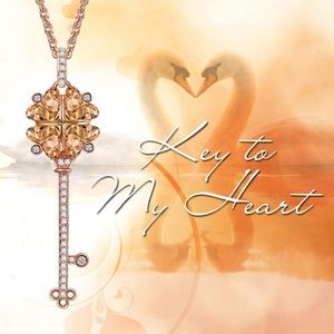 LADY COLOUR Lucky Necklace Key To My Heart